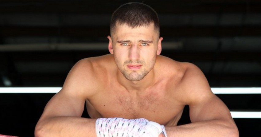 Украинский боксер Гвоздик проиграл бой американцу Бенавидесу за титул WBC
