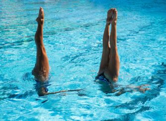 Кузнецов и Шлейхер выиграли золото в синхронных прыжках в воду с трех метров